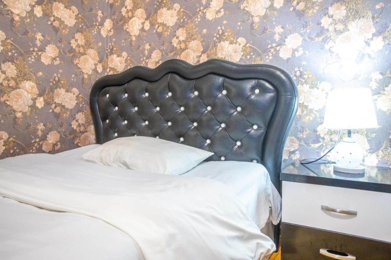 Hotel Mkudro Kutaisi Eksteriør billede